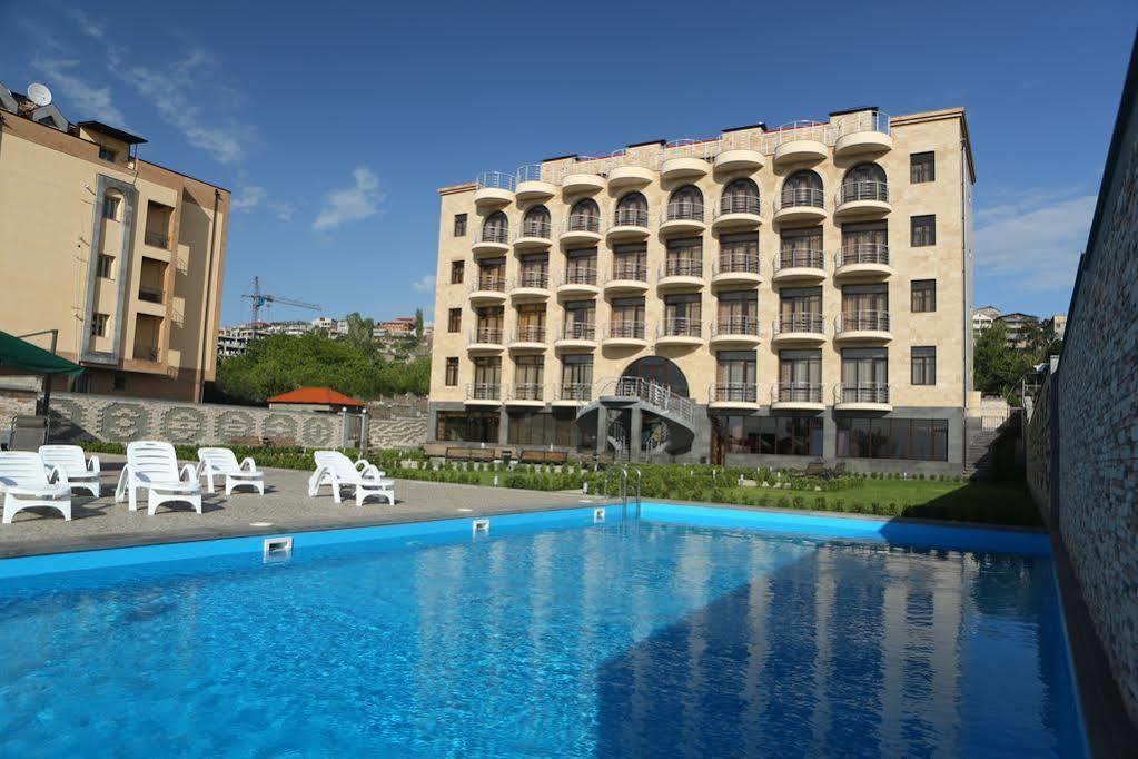 Nare Hotel Erywań Zewnętrze zdjęcie